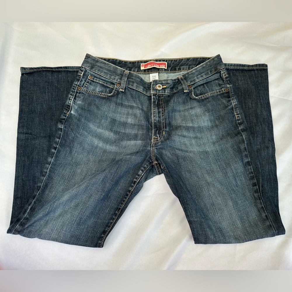 NWOT GAP CURVY LOW RISE JEANS MEDIUM WASH Sz 12ANK